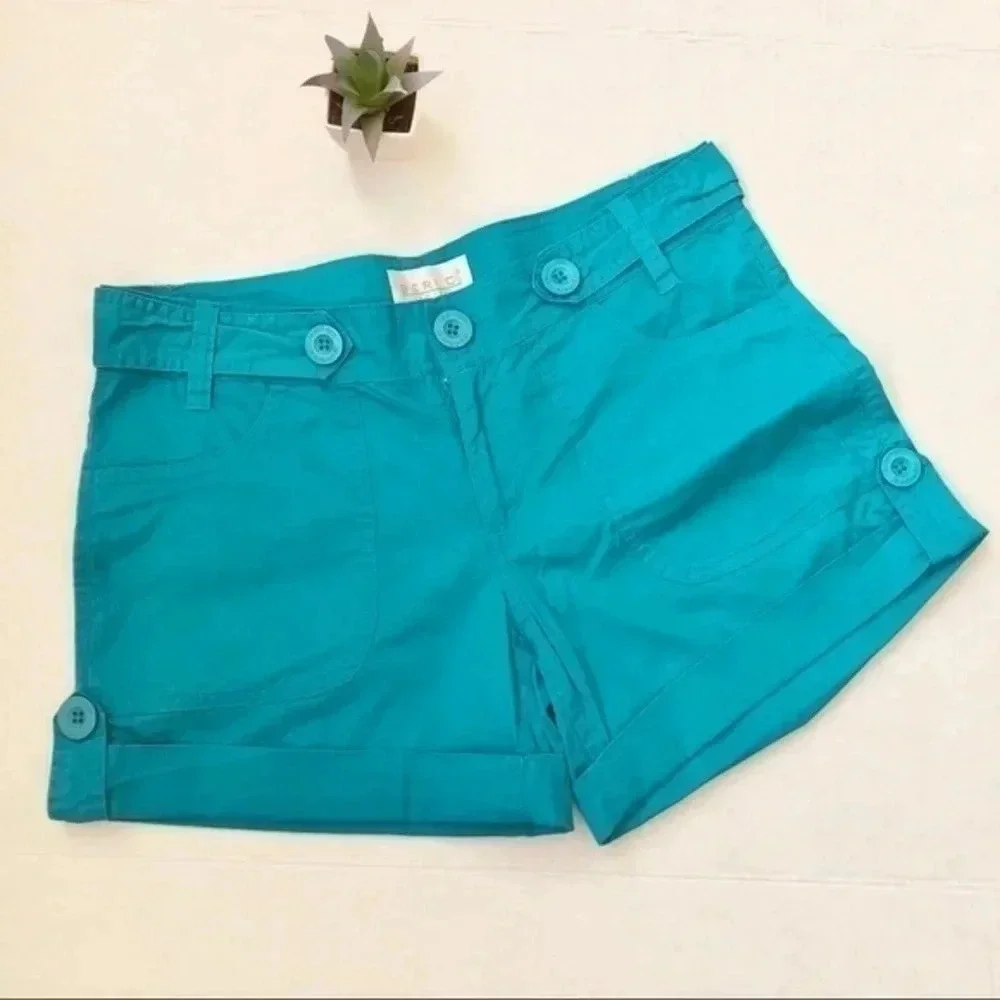 MGeri C brand women shorts size small gree…